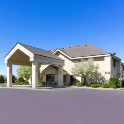 Outside view of the Quality Inn located in Fairmont, Minnesota