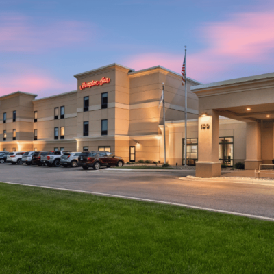 View of the Hampton Inn Hotel in Fairmont located in southern Minnesota